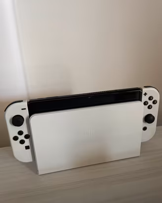 Nintendo Switch Oled + Mario Kart 8 Deluxe