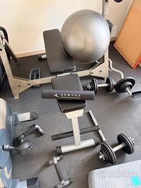 Attrezzi e pesi per palestra