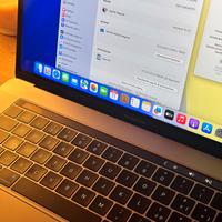 MacBook Pro 15”Touch 512GB/16GB/4vram CONS.mano