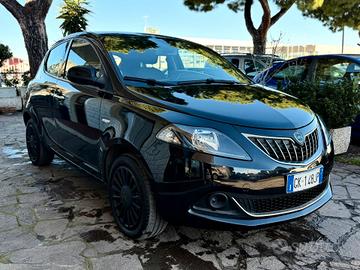 Lancia Ypsilon 1.0 FireFly 5 porte S&S Hybrid Silv