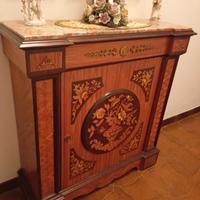 mobile con marmo intarsiato