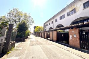 Villa accostata Staranzano centro
