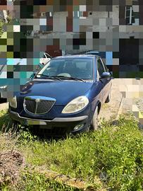 Macchina Lancia Ypsilon 