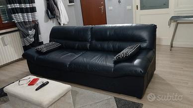 divano/ letto/specchio