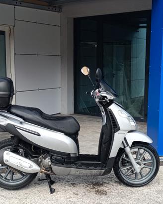 Piaggio Carnaby 200