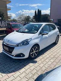 Peugeot 208 PureTech 82 5 porte Allure