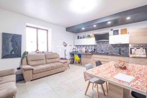 SOLUZIONE INDIPENDENTE COMPLETAMENTE RISTRUTTURATA