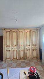 Armadio in legno 
