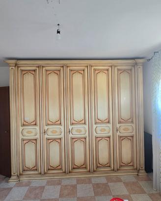 Armadio in legno 