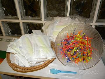 Cucchiaini e forchettine di plastica colorati