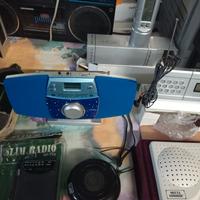 Radio a pile e con filo elettrico grandi e piccole