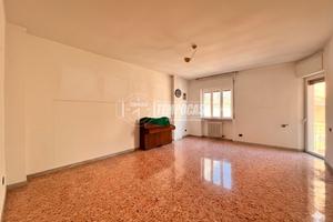 QUADRILOCALE IN CENTRO