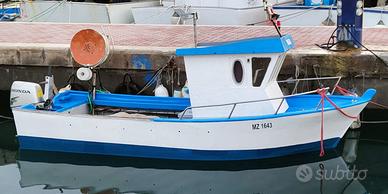 Barca da pesca con licenza