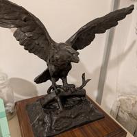Statua aquila in bronzo