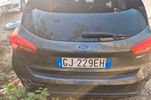 ford focus st line 1000cc 125cv incidentata 