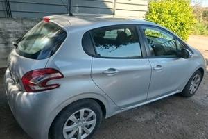 Peugeot 208 1.2 benzina 