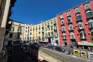 2 LOCALI A NAPOLI