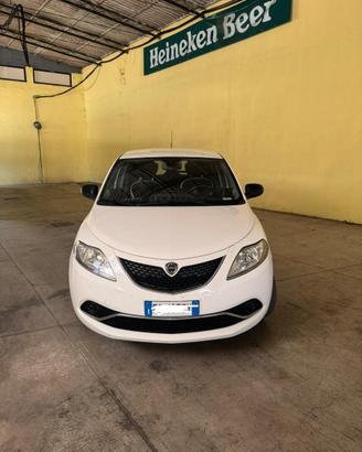 Lancia Ypsilon Gold