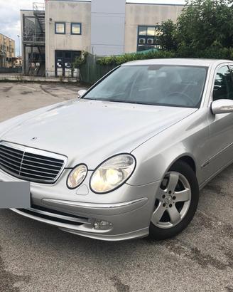 Mercedes-Benz Classe E270 CDI Avantgarde Aut.