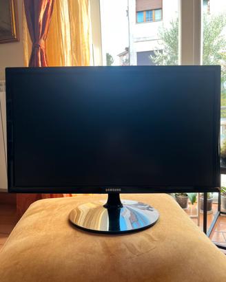 Monitor PC Samsung 24 pollici FULL HD - HDMI
