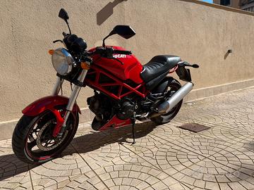Ducati monster 695 rossa