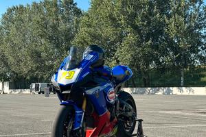 Yamaha r1 targata / pista anche scamb/permuto