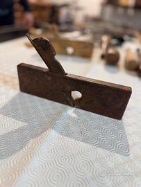 Piccola pialla in legno