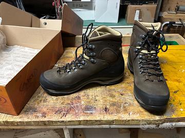 Scarpe trakking aku 44 nuove