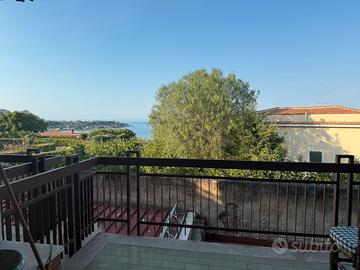 Appartamento casteldaccia vista mare