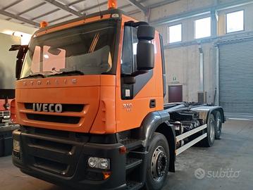 Iveco Stralis 310 dotato di impianto scarrabile