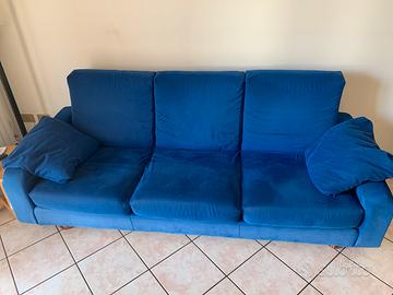 Divano tre posti