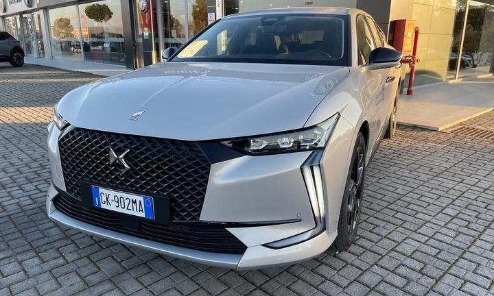 DS AUTOMOBILES DS 4 E-Tense 225 Performance Line