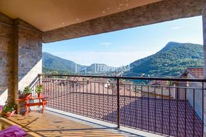 PORZIONE DI CASA SU DUE LIVELLI!!