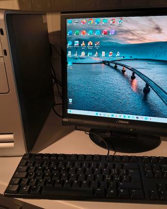 COMPUTER FISSO DESKTOP VELOCE SSD COMPLETO MONITOR