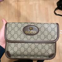 borsselino tracolla gucci da uomo o donna moderno