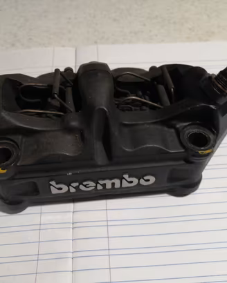 Pinza anteriore radiale Brembo dx