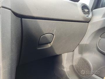 Cassetto portaoggetti OPEL CORSA D del 2011