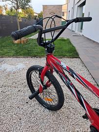 BMX ragazzo rossa