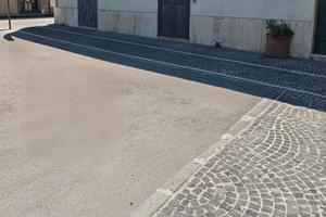  Vani commerciali Via Roma Teverola 