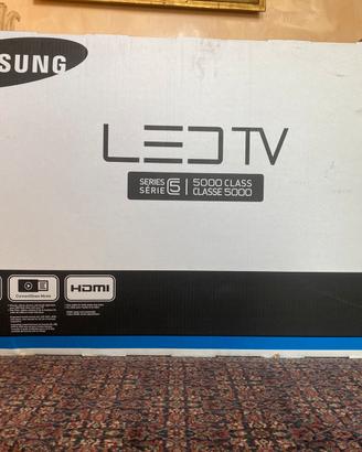 Televisore Samsung 48 pollici + staffa