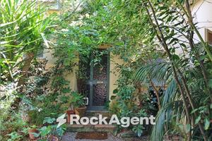 Rustico / Casale di 369 m² con più di 5 locali a C