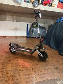 MONOPATTINO NAVEE XT5 pro