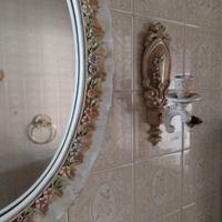 arredo bagno mattonelle mensole plafoniera