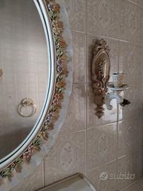 arredo bagno mattonelle mensole plafoniera