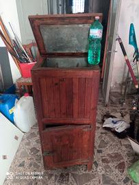 GHIACCIAIA ANTICA DI BORDO