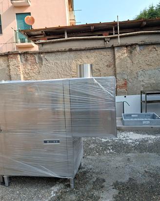 Lavastoviglie a traino