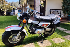 Suzuki rv90 del 1979 iscritta asi