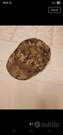 cappellino mimetico con visiera