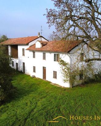 Rustico / Casale di 200 m² con più di 5 locali a A