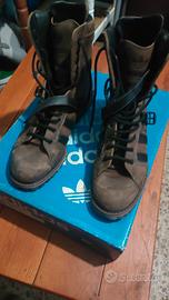 anfibi Adidas 